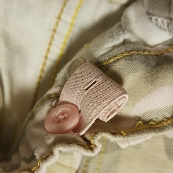 Levi's Girl's Stretch Flare Camo Jeans - Picture 7 of 12